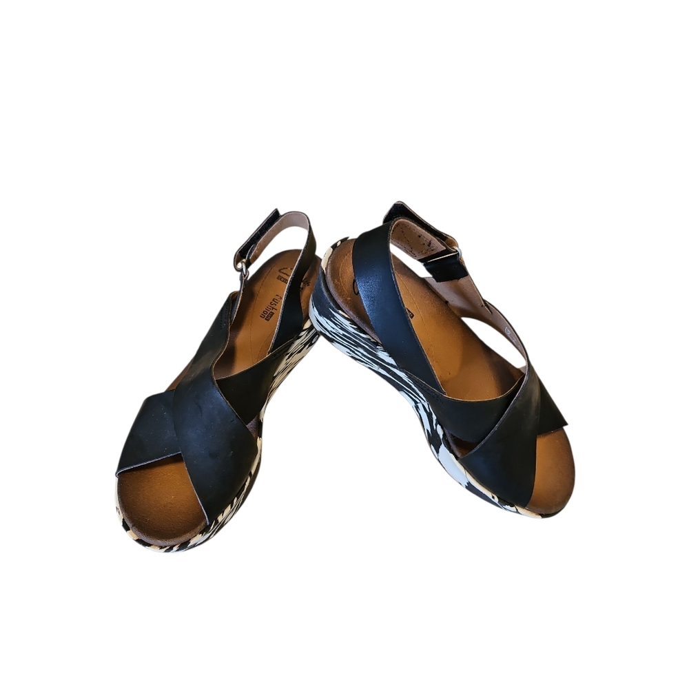 Clarks Black/White Print Wedge Sandals - Picture 2 of 6